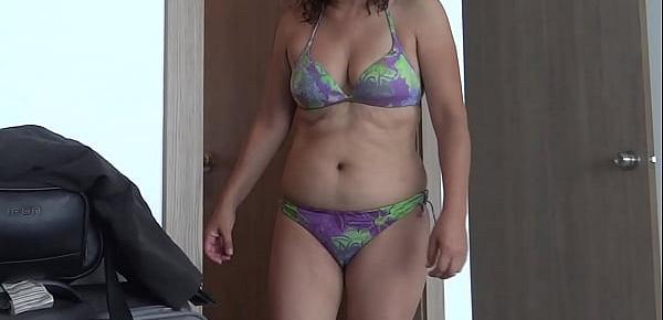 trendsMY HAIRY WIFE AFTER THE BEACH GOES TO THE APARTMENT TO MASTURBATE FROM HOW EXCITED THE MEN SHE SAW IN THONG PUT ON HER  - ARDIENTES69
